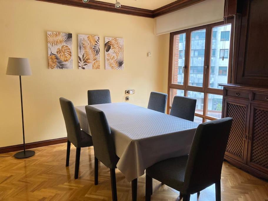 Centrico Apartamento De 2 Habitaciones By Bebalmy Oviedo Buitenkant foto